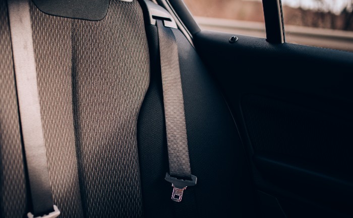 modern-car-details-seatbelt-on-rear-car-seats-with-PYXDC63 (1)